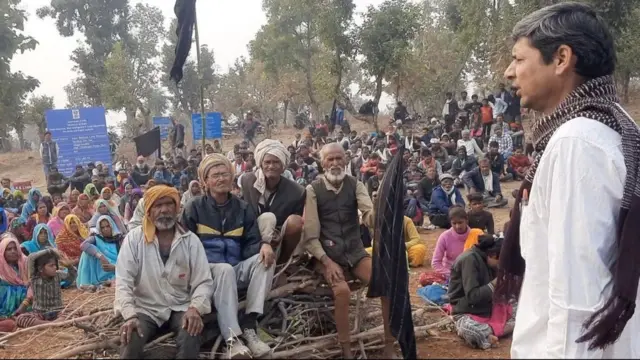 కేన్-బేట్వా ఆనకట్టపై నిరసన వ్యక్తం చేసిన గ్రామస్థులు