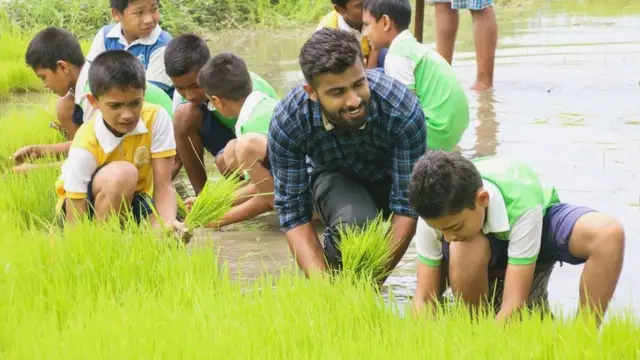 रोपाइँ सिक्न केटाकेटी