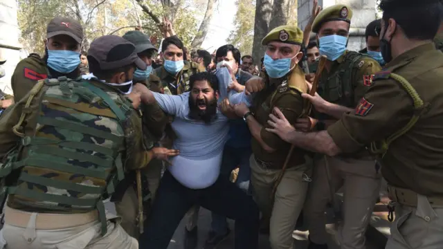 कर्मचारी