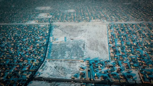 Сүрөттөгү тегиз жер (кеминде 20 гектар) көрүстөн үчүн берилип кеткен. Жергиликтүү активисттердин тобу бул маселени көтөрө берип айлабыз кетти деп келет