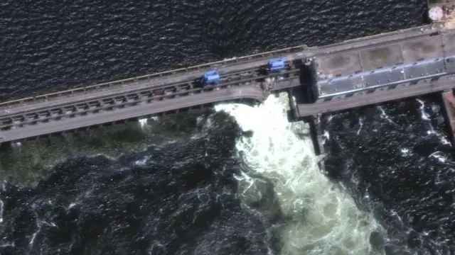 टूटा हुआ बांध