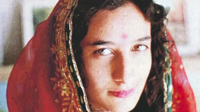 نمایی از فیلم 'فراتر از رنگ'