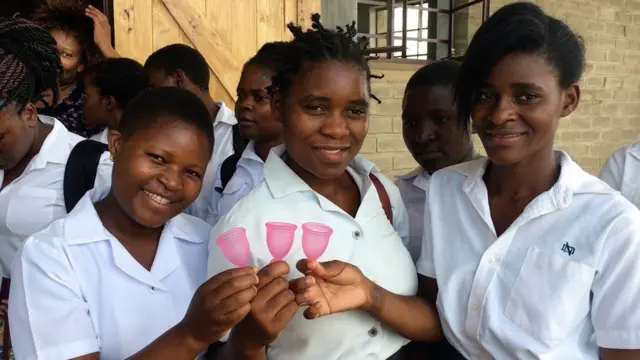 स्कुले छात्रा