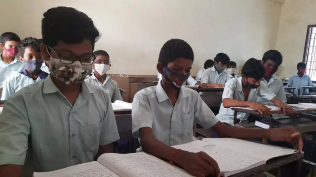 కరోనా తర్వాత ప్రభుత్వ స్కూళ్లలో అడ్మిషన్లు పెరిగాయి.