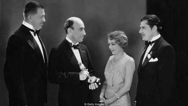 Pickford di penghargaan Oscar pada 1930, saat dia memenangkan penghargaan untuk penampilannya di Coquette.