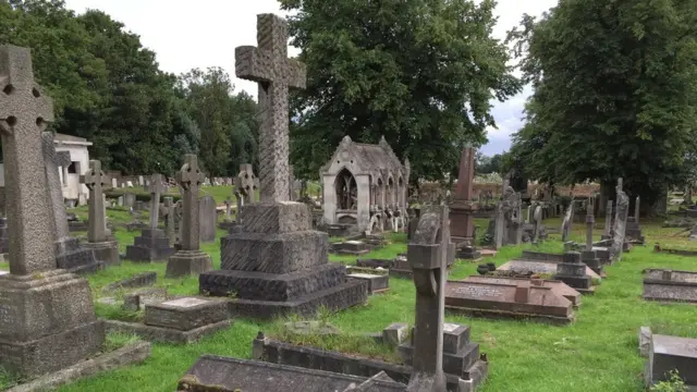 St Mary's Catholic Cemetery, Kensal Green