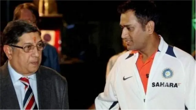 एन श्रीनिवासन आणि धोनी