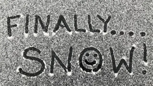 الجليد يكسو الطرقات في إنجلترا