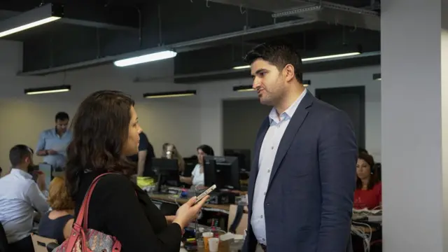 Onursal Adıgüzel (sağda) ve Ece Göksedef