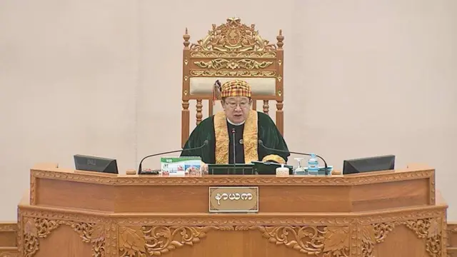 ဒီကိစ္စနဲ့ပတ်သက်ပြီး ပြည်သူ့လွှတ်တော် ကိုယ်စားလှယ် ၅ ဦးနဲ့ အမျိုးသား လွှတ်တော် ကိုယ်စားလှယ် ၅ဦးတို့က ပါဝင်ဆွေးနွေးခဲ့ပါ တယ်။