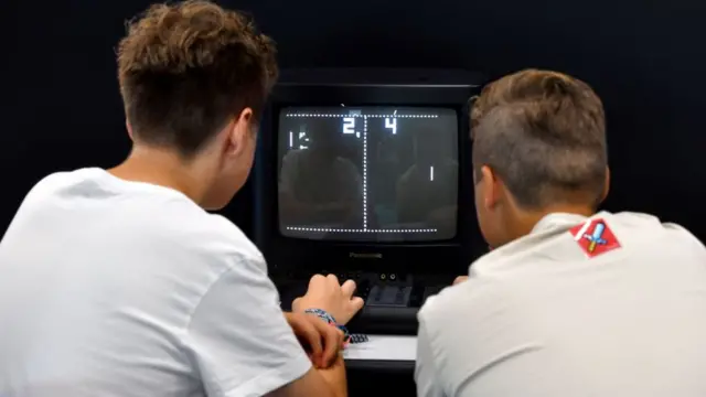 টিভির পর্দায় দুজনে খেলা যায় পং