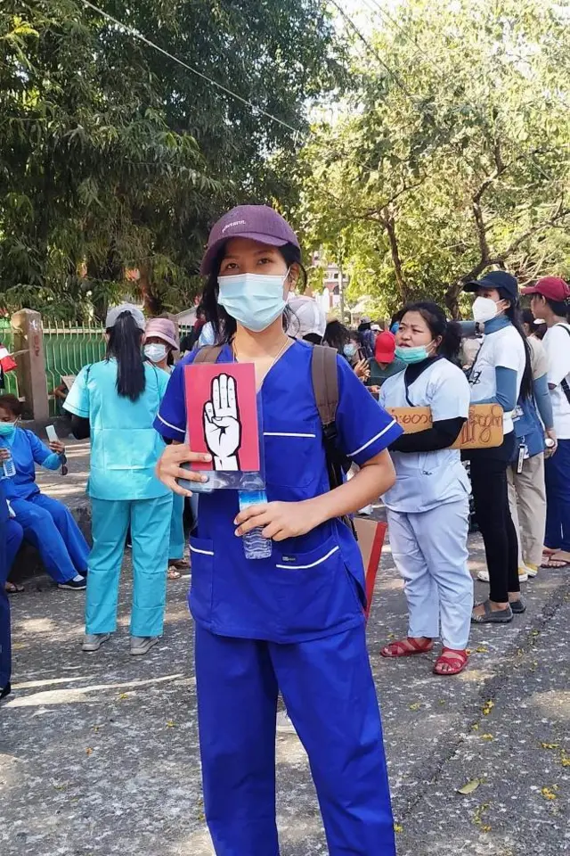 သူနာပြု မခင်ခင်ကြွယ်