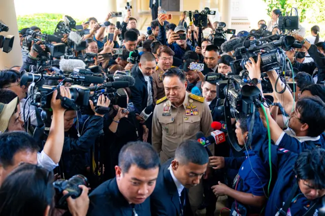 "ให้คำมั่นสัญญากับกองทัพแล้วว่าดำเนินการตามแผนการที่ได้คิดการกันไว้ได้อย่างเต็มที่ รัฐบาลให้การสนับสนุนทุกรูปแบบ" นายอนุทิน ชาญวีรกูล นายกรัฐมนตรี กล่าว