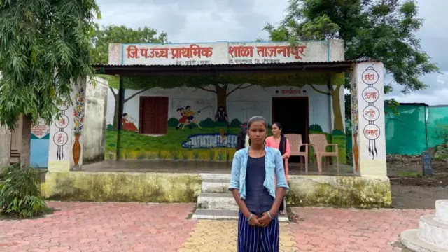 مہاراشتر کی مقابلے کے امتحان میں کامیاب بہنیں