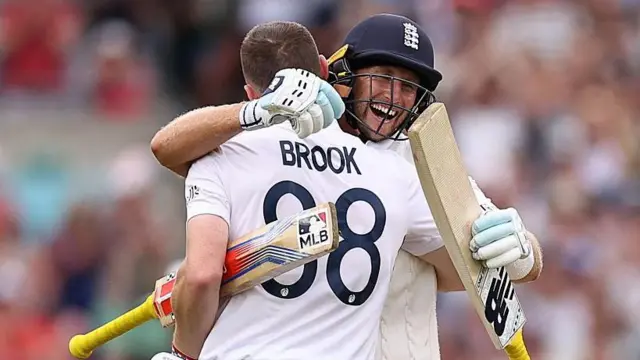 ब्रुक और रूट की तस्वीर