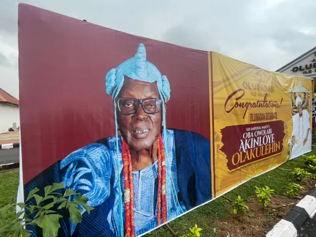 Díẹ̀ lára àwọn àwòrán bí ayẹyẹ ṣíṣí ààfin tuntun ní ìlú Ibadan ṣe ń lọ nìyí.