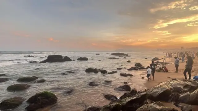 எட்டு மீட்டர் புதைகுழியால் உள்ளிழுக்கப்பட்ட ஆந்திர பெண் : மீட்க முடியாமல் திணறும் மலேசிய அரசாங்கம்