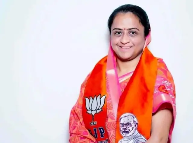 ગુજરાત લોકસભાની ચૂંટણી ગેનીબહેન ઠાકોર ચૈતર વસાવા અનંત પટેલ બીબીસી ગુજરાતી 