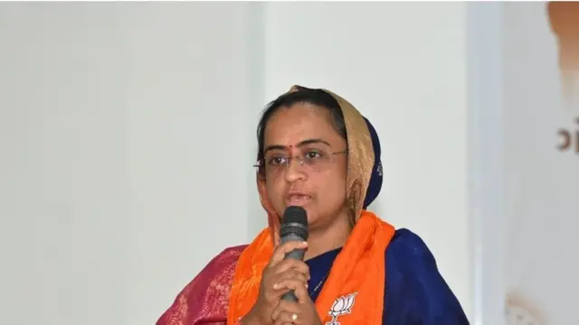 ડૉ.રેખાબહેન ચૌધરી 