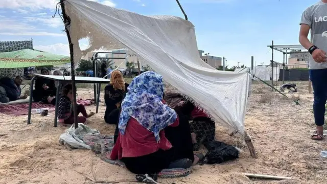 تسببت الحرب في غزة في نزوح مئات الآلاف عن منازلهم