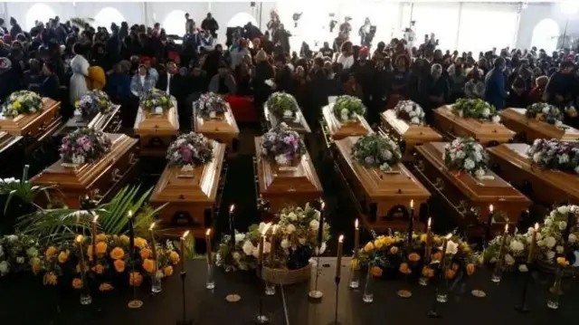 Mazishi ya pamoja yalifanyika kwa vijana waliofariki nchini Afrika Kusini mwaka 2022.