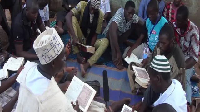 Ismael Nanfo Diaby et ses élèves