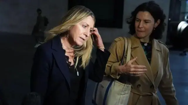 Дебора Тернесс дає коментарі