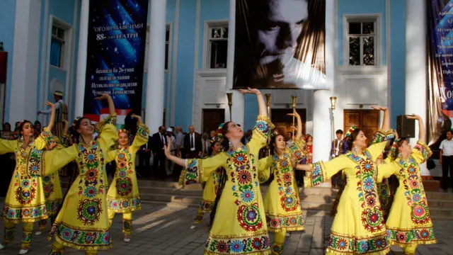 گروهی از رقاصان