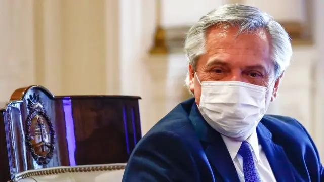 राष्ट्रपति अल्बेर्टो फर्नान्डेज़