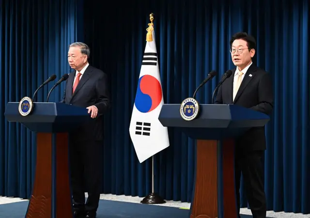 Tổng thống Hàn Quốc Lee Jae-myung đã có cuộc gặp với Tổng Bí thư Tô Lâm để thảo luận về hợp tác kinh tế, năng lượng, công nghệ và các lĩnh vực khác vào tháng 8/2025