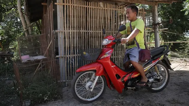 ธเนตร อนันตวงษ์