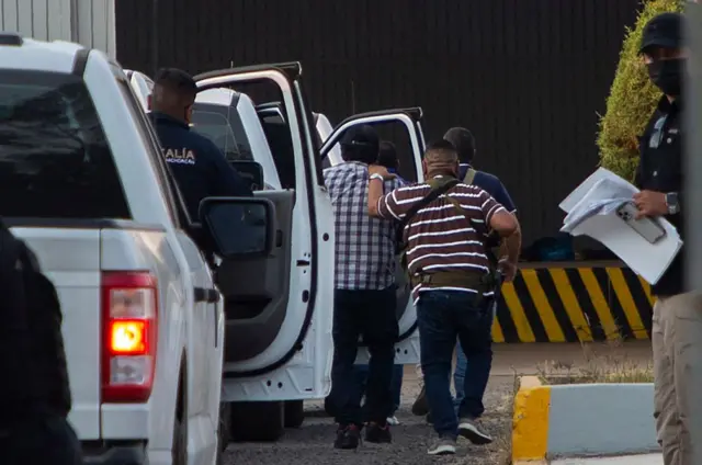 Кадры задержания подозреваемых