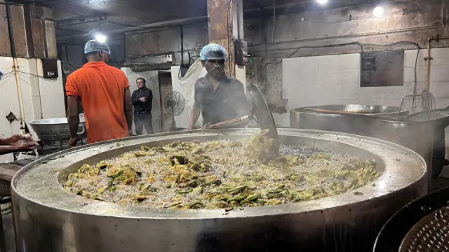 પાતરાંના વ્યવસાયમાં બારડોલીની એક પ્રકારની મૉનોપોલી છે