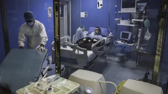 مرکز درمانی دانشگاه علوم پزشکی شهید صدوقی یزد 
وارد شدن خسارات سنگین مالی به دستگاه‌ها و تجهیزات مراکز درمانی استان یزد به علت قطع مکرر برق