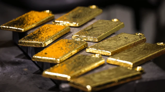 Хоча золото має репутацію стабільного активу, воно не застраховано від коливань цін