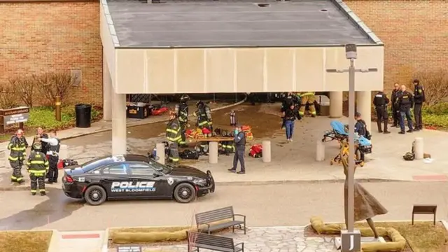 أمام معبد إسرائيل