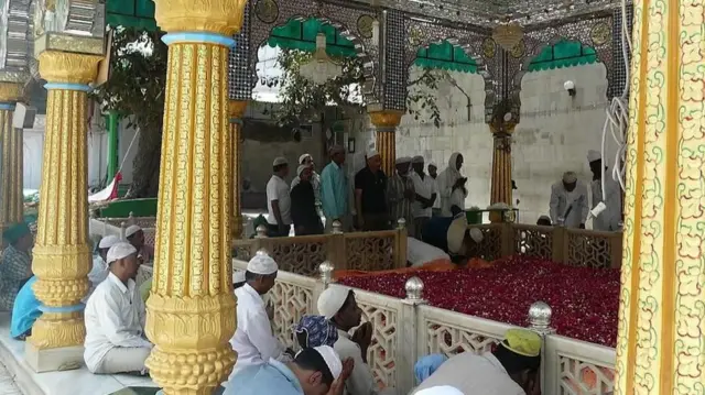 बख़्तियार काकी की मज़ार