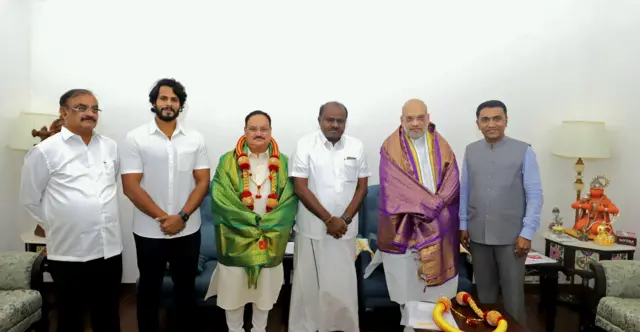 22 सितम्बर को नई दिल्ली में अमित शाह और जेपी नड्डा के साथ जेडीएस एचडी कुमारस्वामी