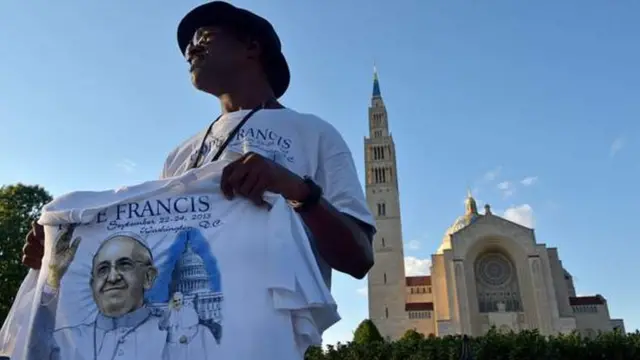 Papa Francis ati: "Ndiko nsengera George Floyd hamwe n'abo bose batakaje ubuzima bwabo kubera icaha c'ivangura rishingiye ku rukoba"