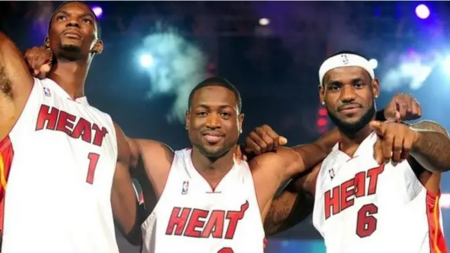 Kutoka kushoto kwenda kulia Chris Bosh, Dwayne Wade na James walikuwa wachezaji walioshirikiana vizuri katika timu ya Miami Heats