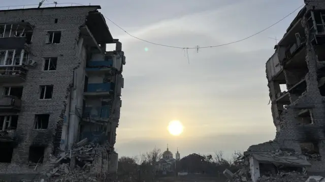 इस बिल्डिंग पर हुए हमले में पूरा परिवार मारा गया.