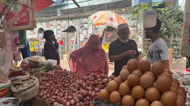 গতমাসে ডিম, আলু ও পেঁয়াজের দাম বেঁধে দেয় সরকার