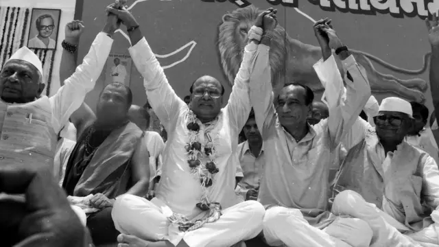 દિલીપ પરીખ અને શંકરસિંહ વાઘેલા