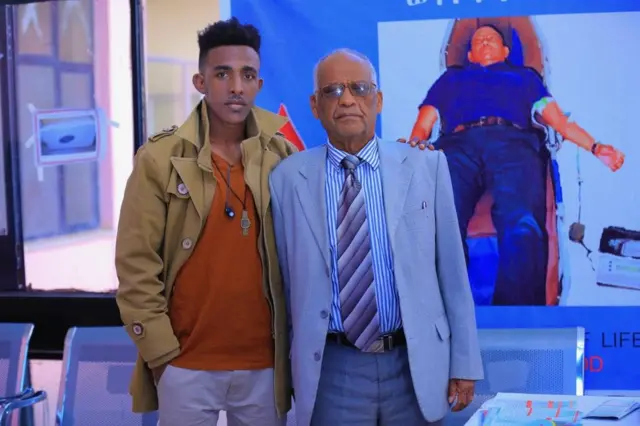 ፊልሞን ማንዴላ ምስ መ/ር ገብረኪዳን ደስታ