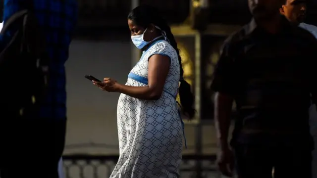 இலங்கையை முடக்க அரசாங்கம் நடவடிக்கை எடுக்கின்றதா?