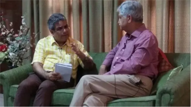 জেনারেল ভেদ প্রকাশ মালিকের সঙ্গে কথা বলছেন বিবিসির সাংবাদিক রেহান ফজল