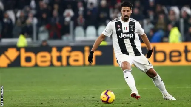 Kuva yagera muri Juventus avuye muri Real Madrid mu mwaka wa 2015, Khedira na bagenzi be bakinana bamaze gutwara igikombe cya shampiyona y'Ubutaliyani inshuro eshatu