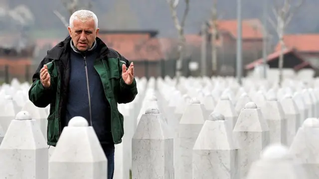 Садик Садиковић у поточарима