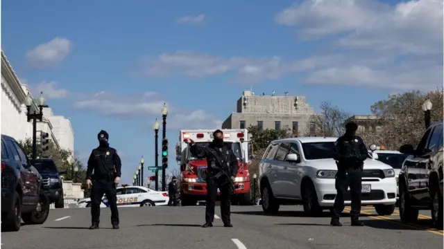 ঘটনাস্থলে আইন-শৃঙ্খলা বাহিনী মোতায়েন রয়েছে
