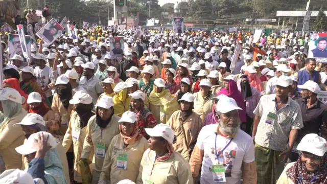 চট্টগ্রাম বিভাগের আওতাধীন জেলাগুলো থেকে আওয়ামী লীগ ও তাদের অঙ্গ সংগঠনের নেতা কর্মীরা এই সমাবেশে যোগ দিয়েছেন।